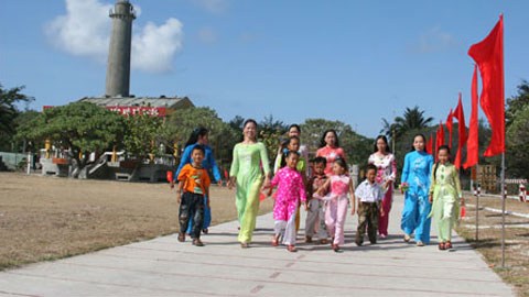 Pflege des geistigen Lebens der Soldaten im Inselkreis Truong Sa